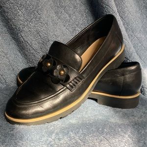 Kate Spade — Black Leather Flower Detail Pennyloafers Size 7M